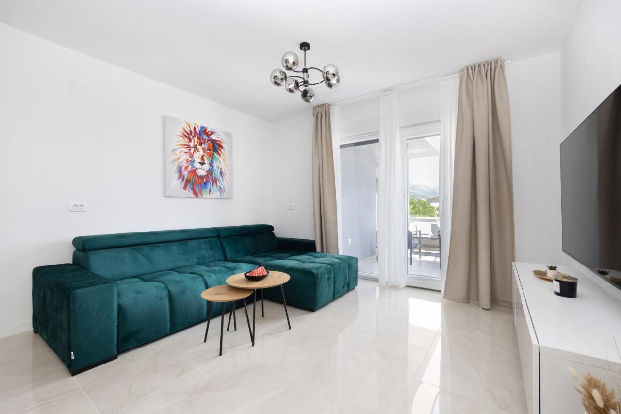 Bonaca Apartments With Terrace, Barbecue And Private Parking Kastela Exterior photo