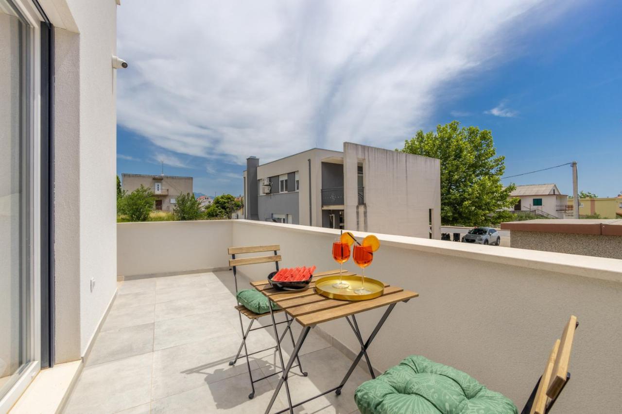 Bonaca Apartments With Terrace, Barbecue And Private Parking Kastela Exterior photo