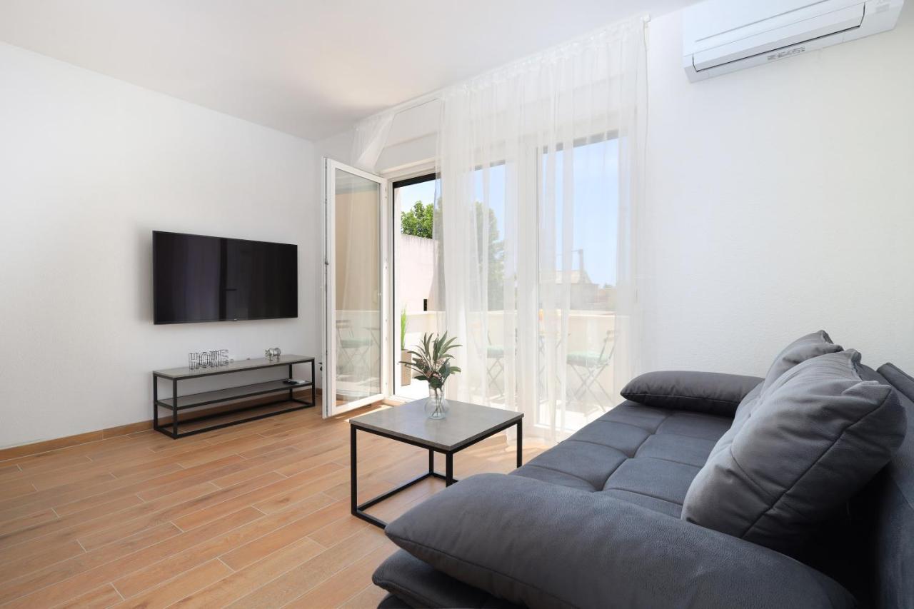 Bonaca Apartments With Terrace, Barbecue And Private Parking Kastela Exterior photo