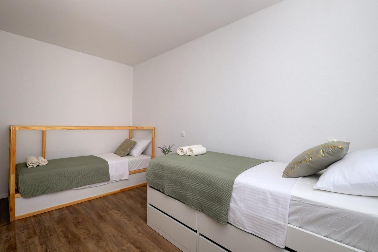 Bonaca Apartments With Terrace, Barbecue And Private Parking Kastela Exterior photo