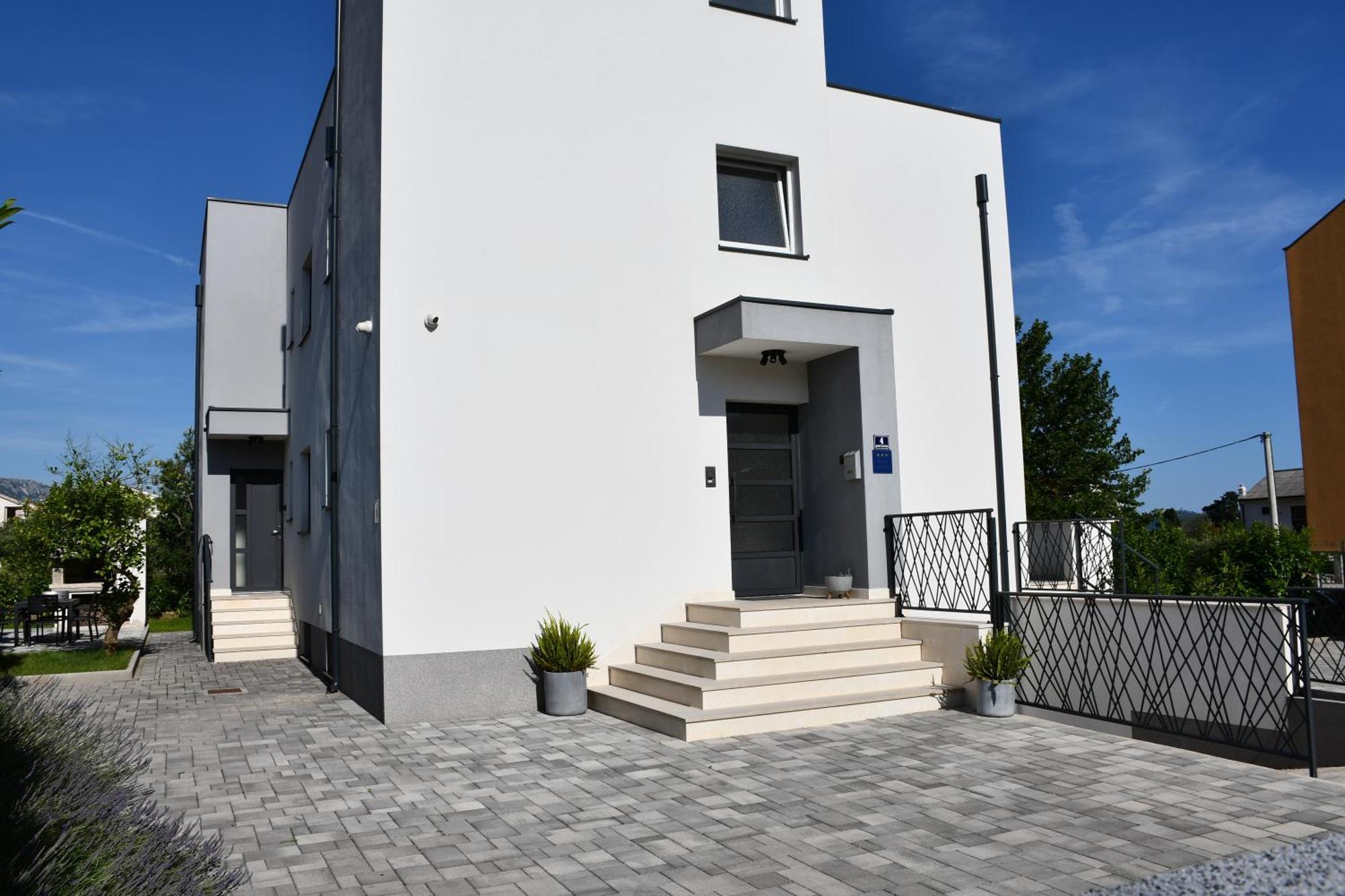 Bonaca Apartments With Terrace, Barbecue And Private Parking Kastela Exterior photo