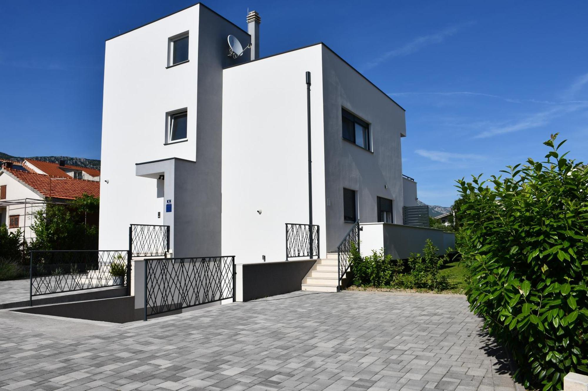 Bonaca Apartments With Terrace, Barbecue And Private Parking Kastela Exterior photo